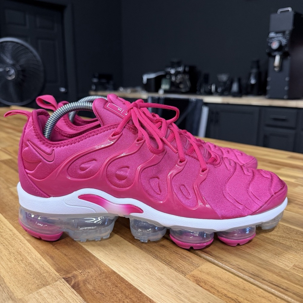Nike Air Vapormax Plus Fireberry Pink Shoes Sneakers DJ3023-600 Womens Sz 11 EUC